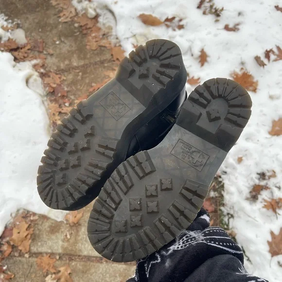 RARE Dr. Martens Combat Boots Platform Jadon hi Stud 10 eyelet Size 8 Buckle - Picture 15 of 15